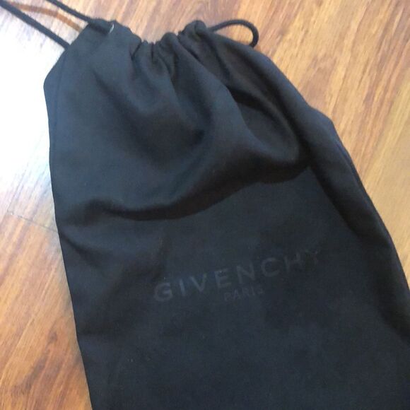 Givenchy Black woven dust bag. - Picture 4 of 6